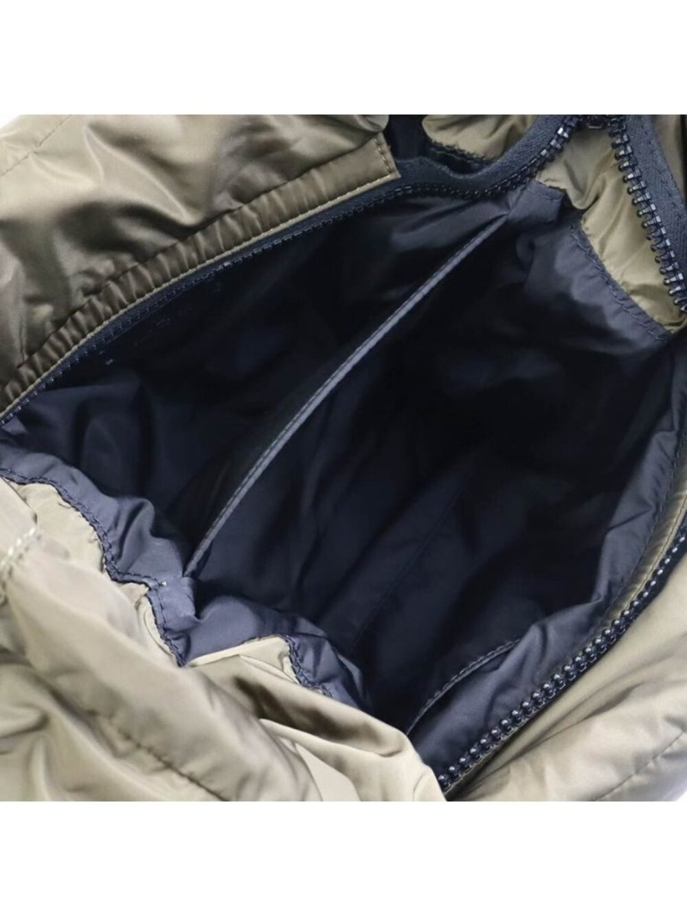 Moncler Mont Cles le Handbag - Picture 5 of 10